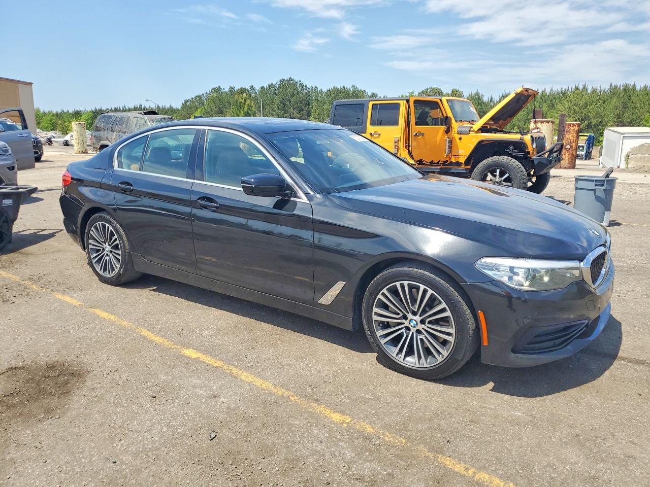 2019 BMW 530 Xi - zdjęcie 4