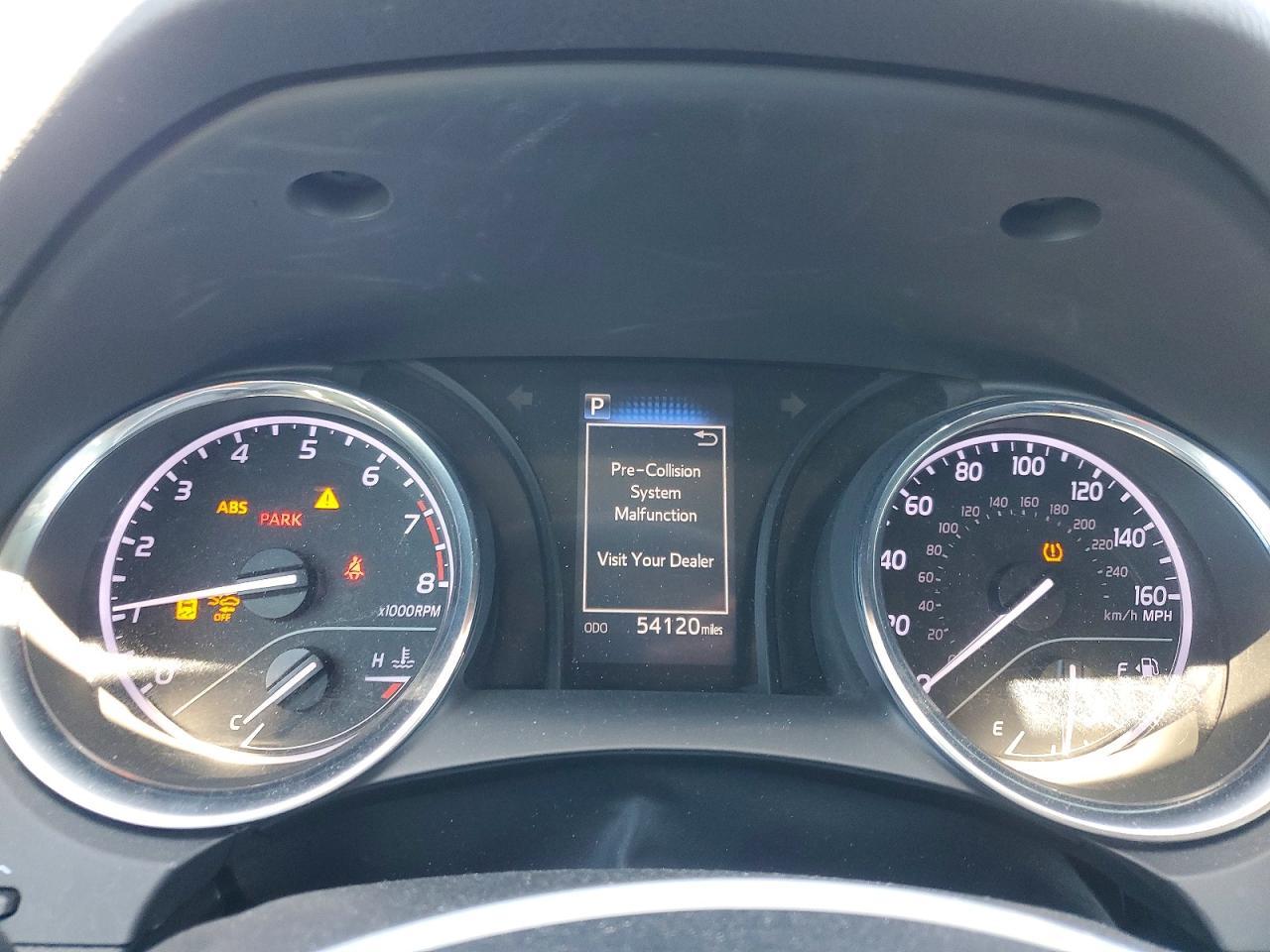 2020 Toyota Camry Le - zdjęcie 9