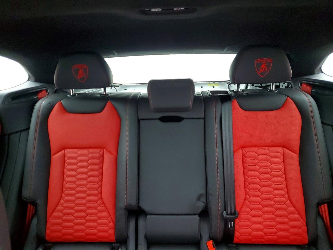 2022 Lamborghini Urus - zdjęcie 10