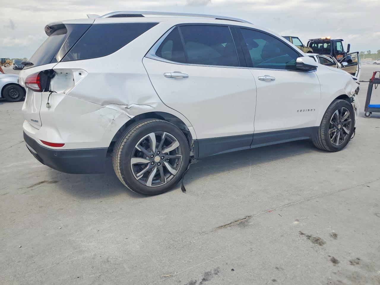 2023 Chevrolet Equinox Premier - zdjęcie 3