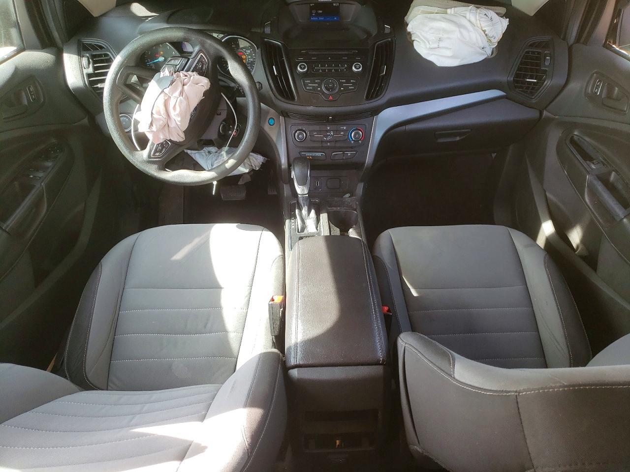 2017 Ford Escape S - zdjęcie 8