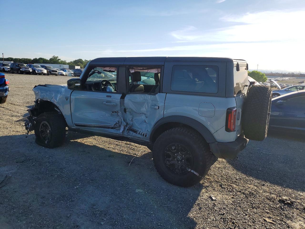 2021 Ford Bronco First Edition - zdjęcie 2