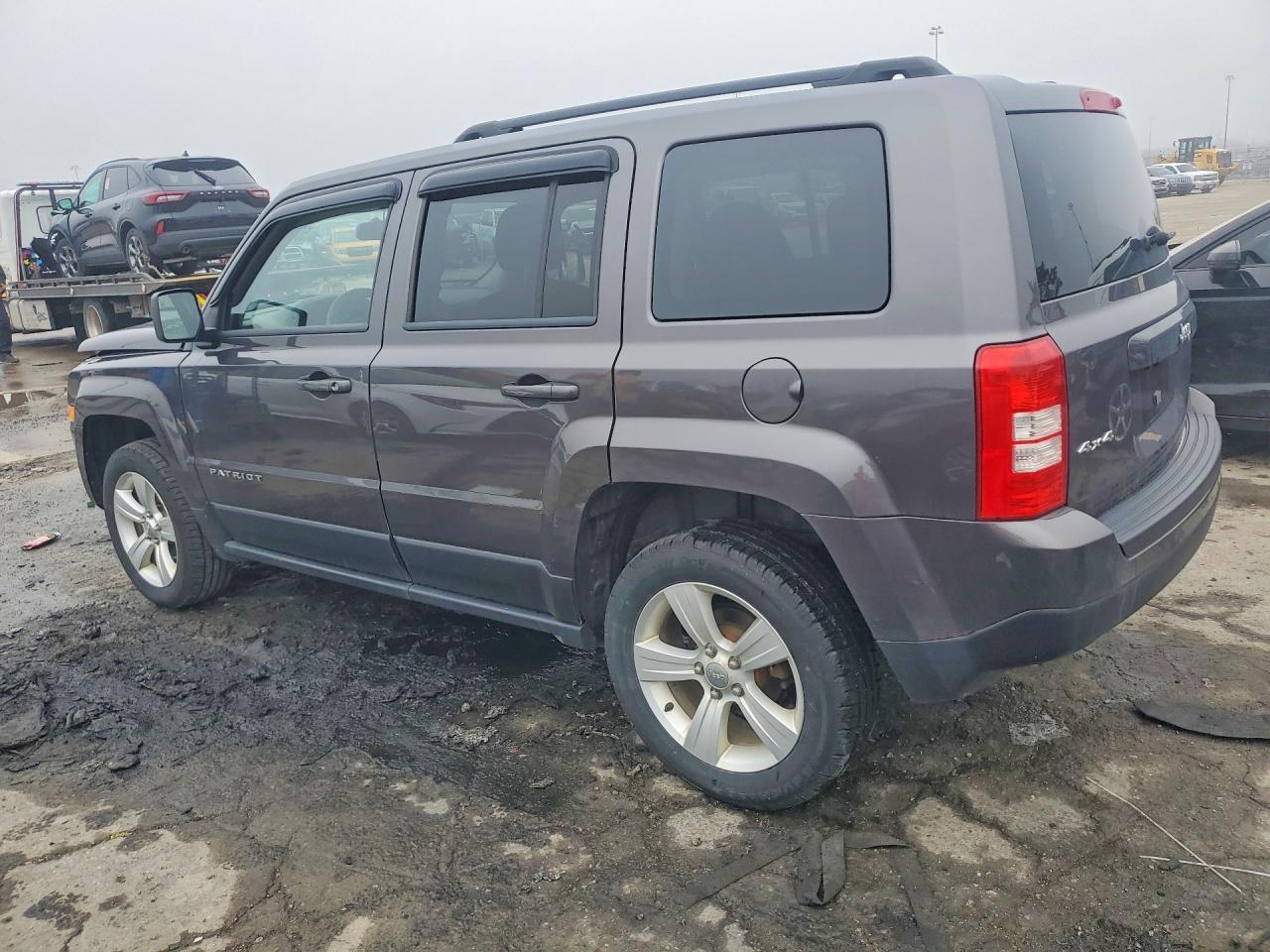 2014 Jeep Patriot Latitude - zdjęcie 2