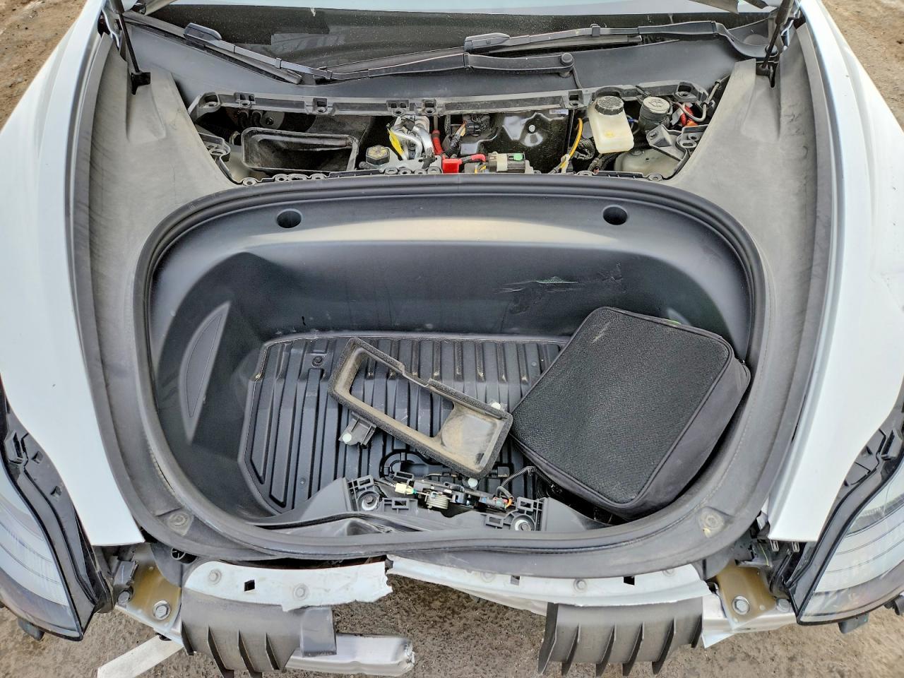 2022 Tesla Model 3 - zdjęcie 11