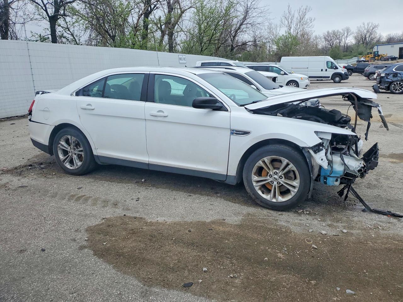 2017 Ford Taurus - zdjęcie 4