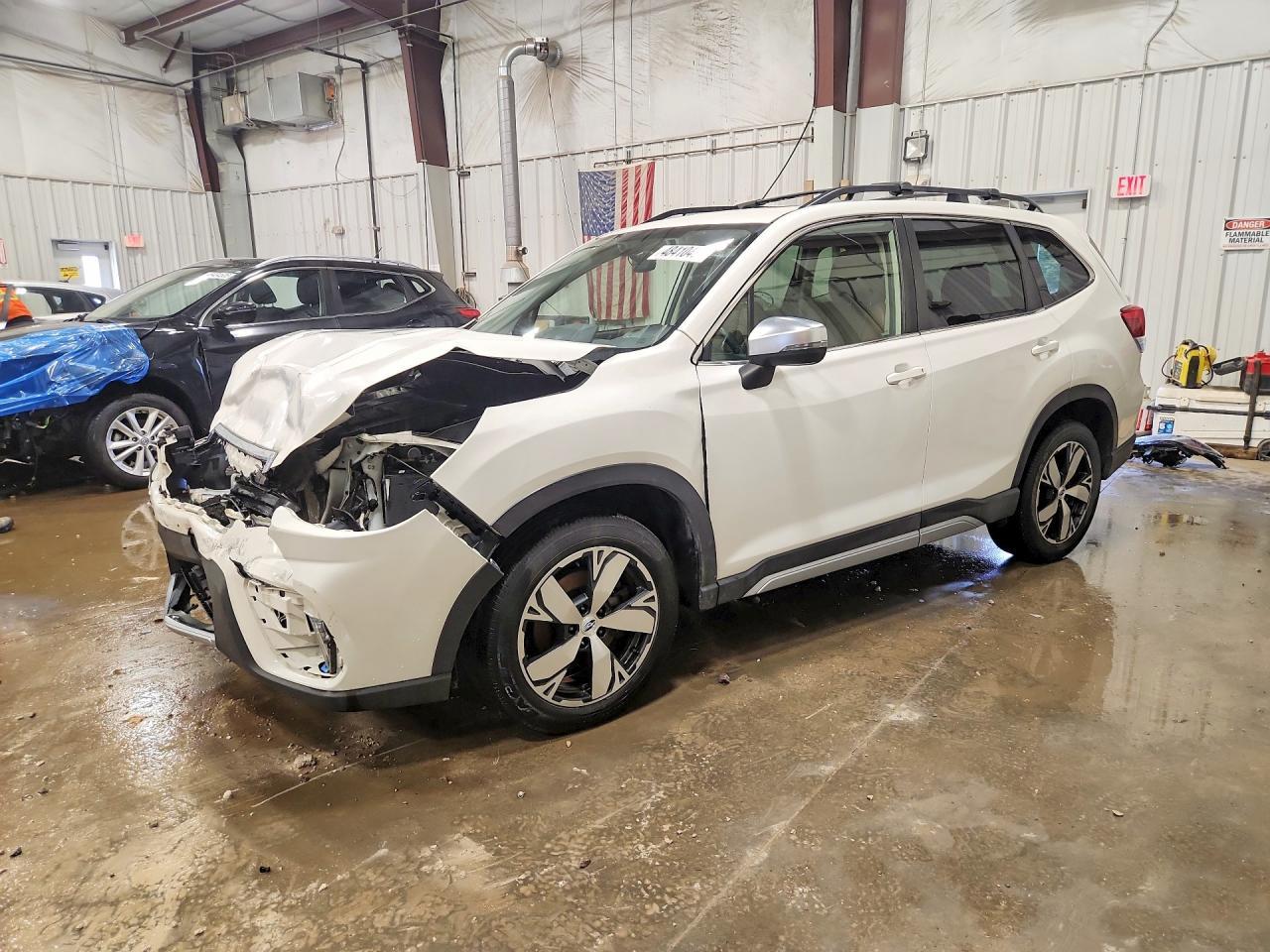 2021 Subaru Forester Touring - zdjęcie główne