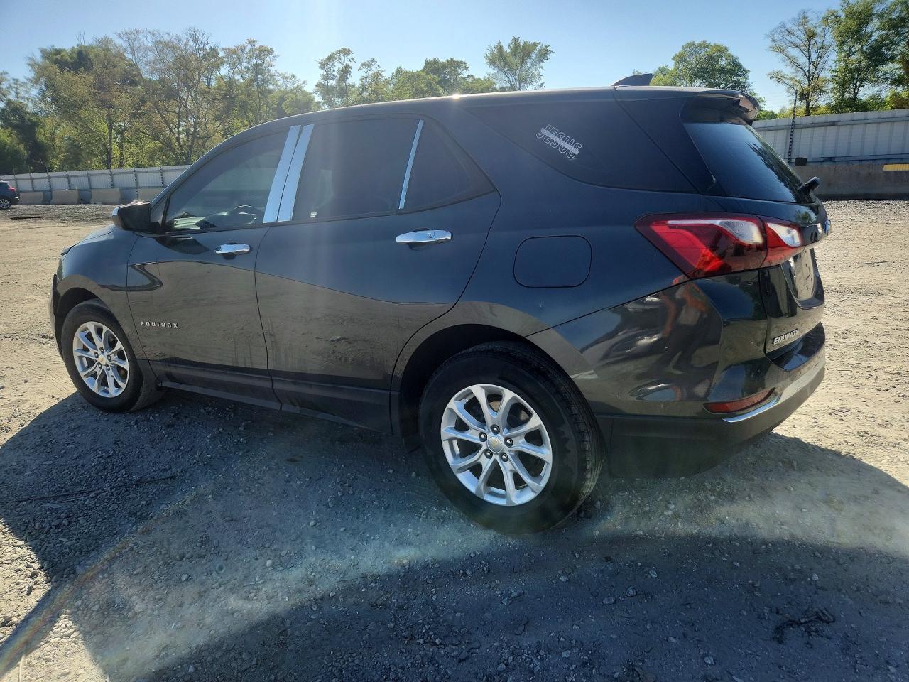 2018 Chevrolet Equinox Ls - zdjęcie 2