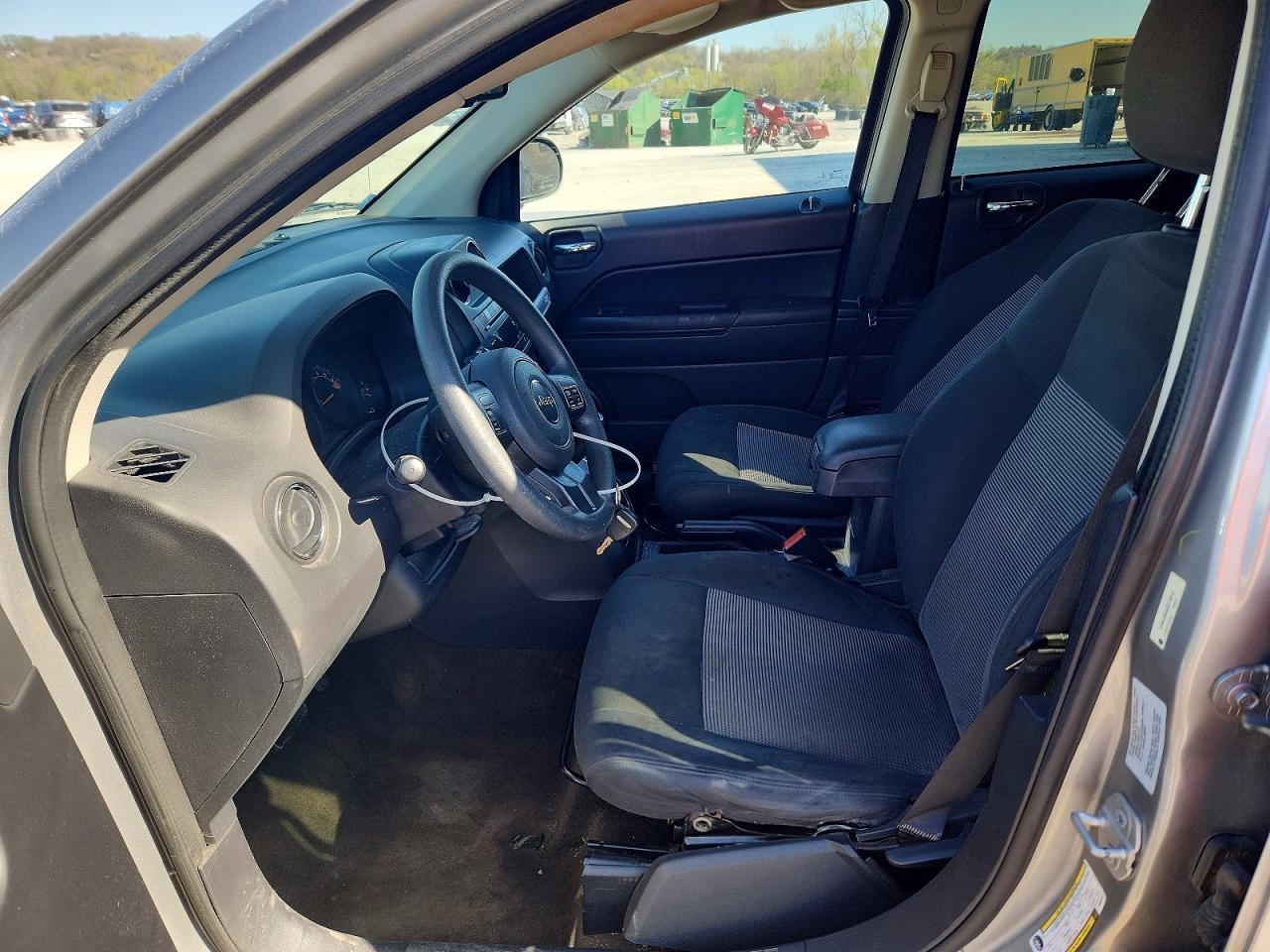 2016 Jeep Compass Sport - zdjęcie 7