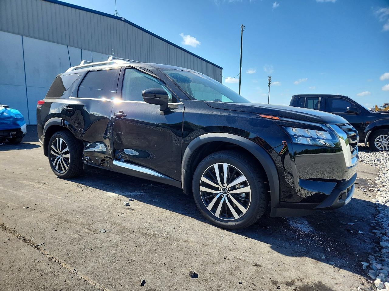 2025 Nissan Pathfinder S - zdjęcie 4