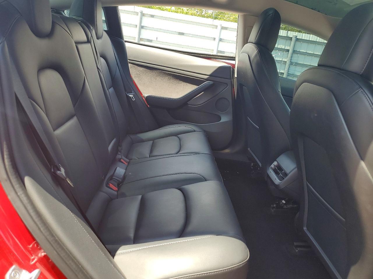 2022 Tesla Model 3 - zdjęcie 10