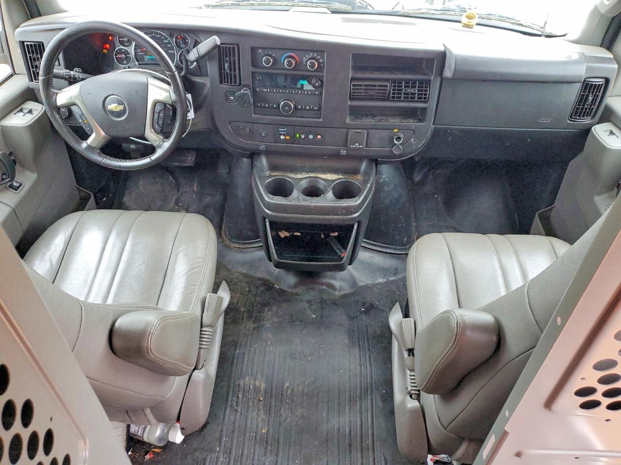 2019 Chevrolet Express G2500 - zdjęcie 8