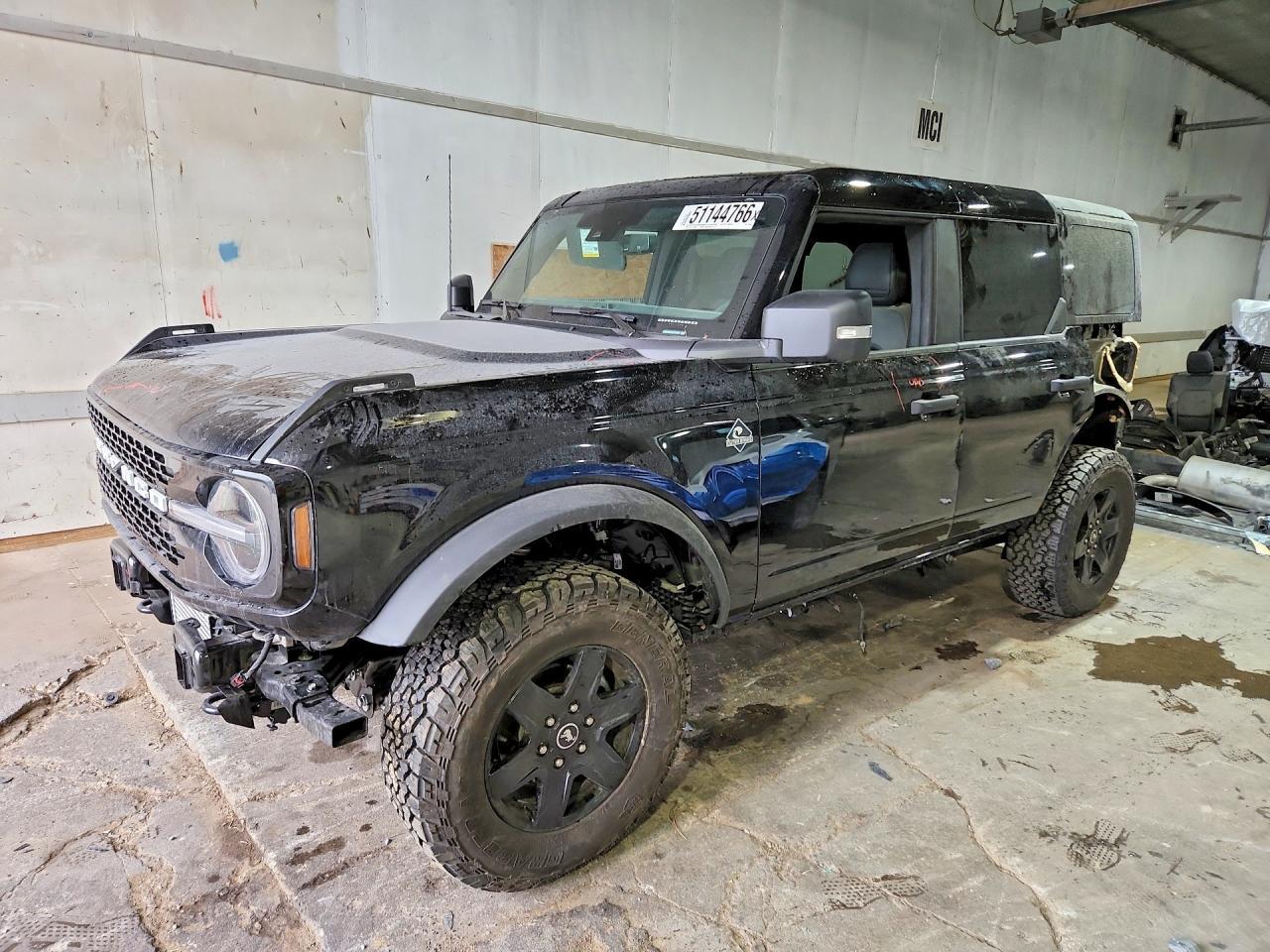 2025 Ford Bronco Outer Banks - zdjęcie główne