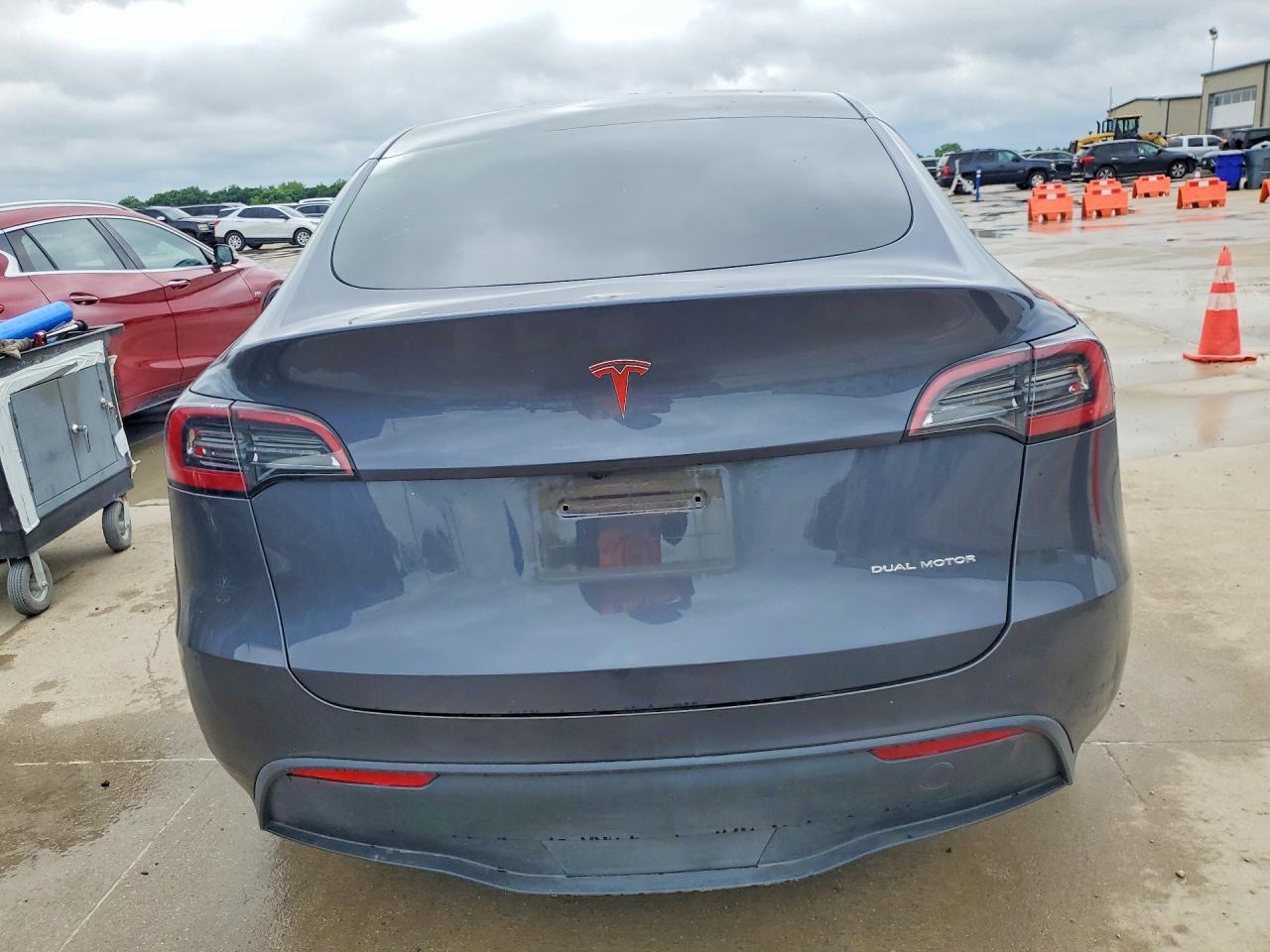 2023 Tesla Model Y - zdjęcie 6