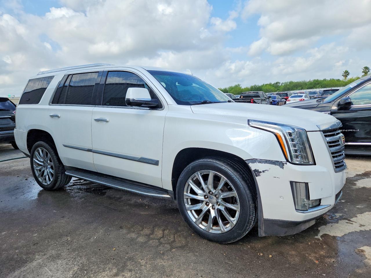 2016 Cadillac Escalade Luxury - zdjęcie 4