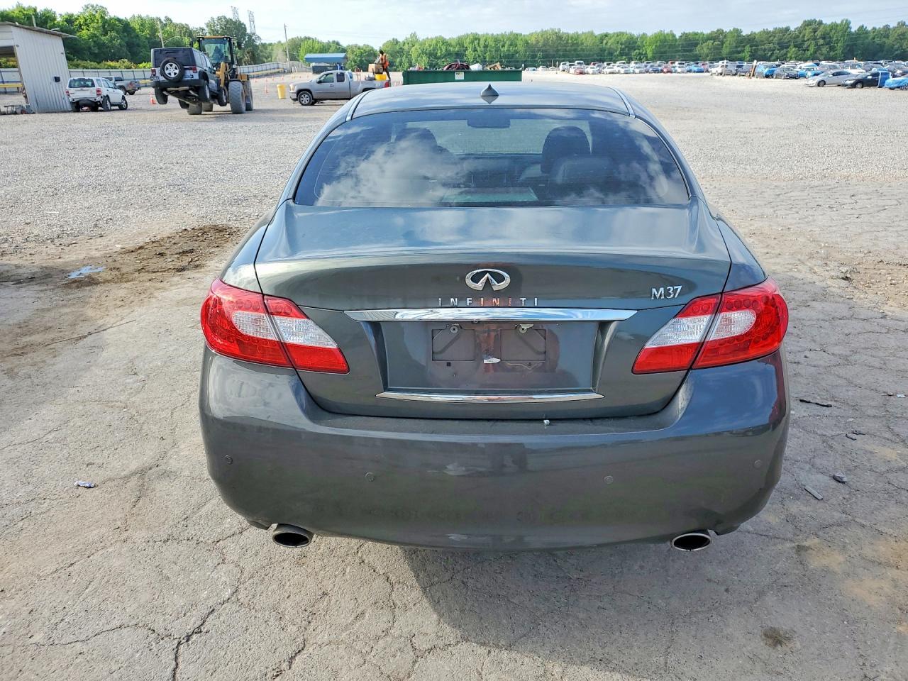2013 Infiniti M37 - zdjęcie 6
