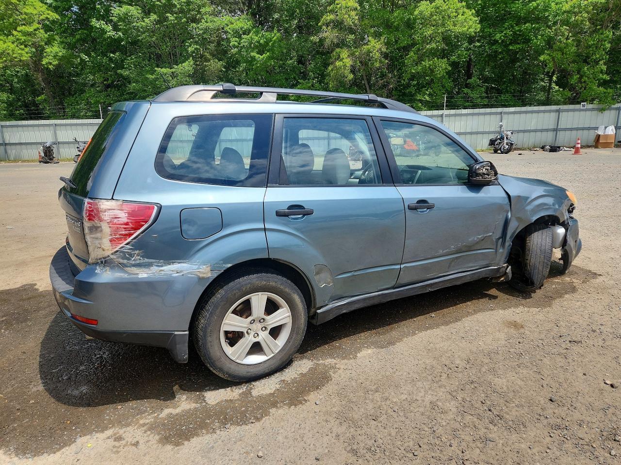 2013 Subaru Forester 2.5X - zdjęcie 3