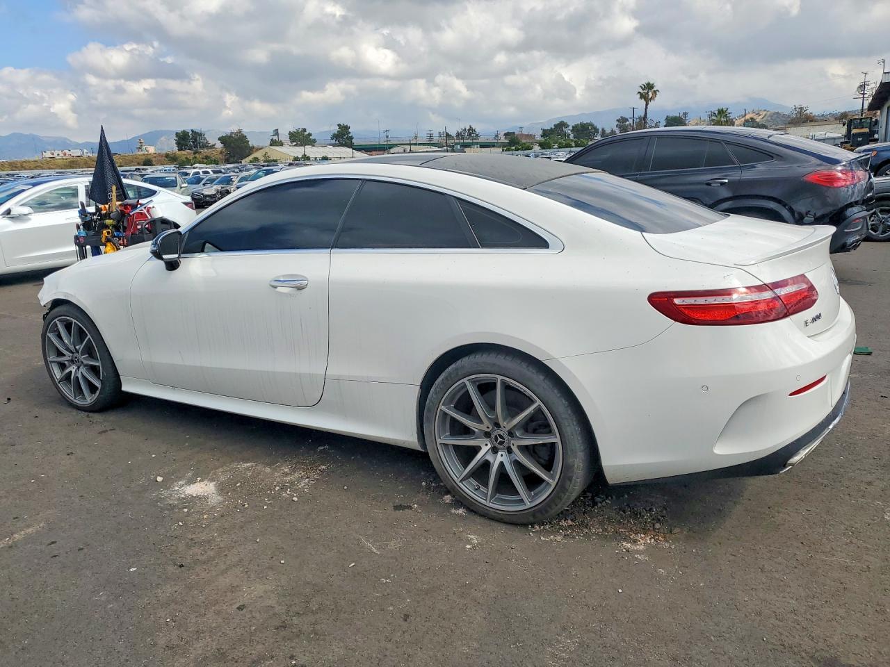 2018 Mercedes Benz E-Class - zdjęcie 2