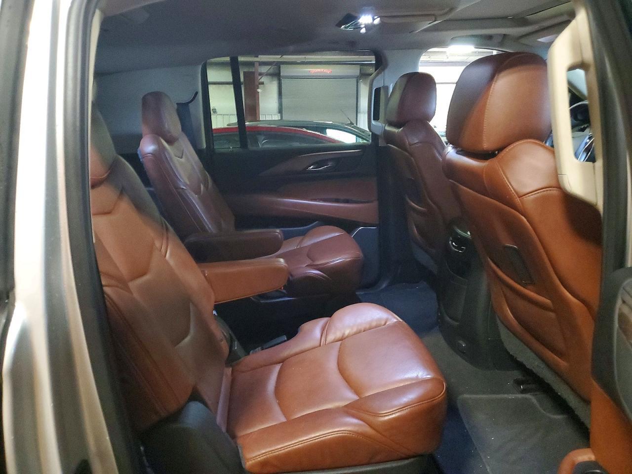 2018 Cadillac Escalade Esv Luxury - zdjęcie 11