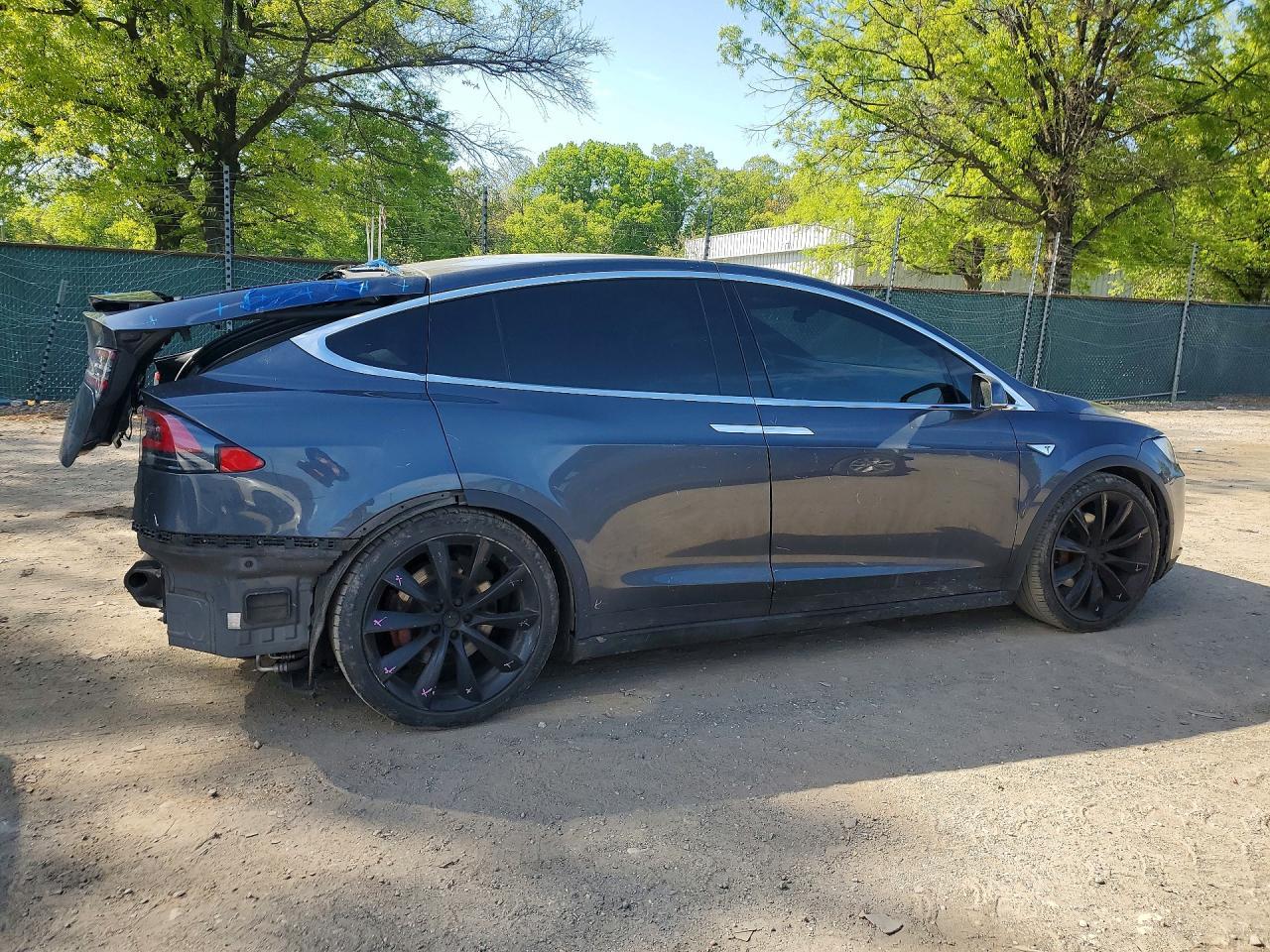 2016 Tesla Model X - zdjęcie 3