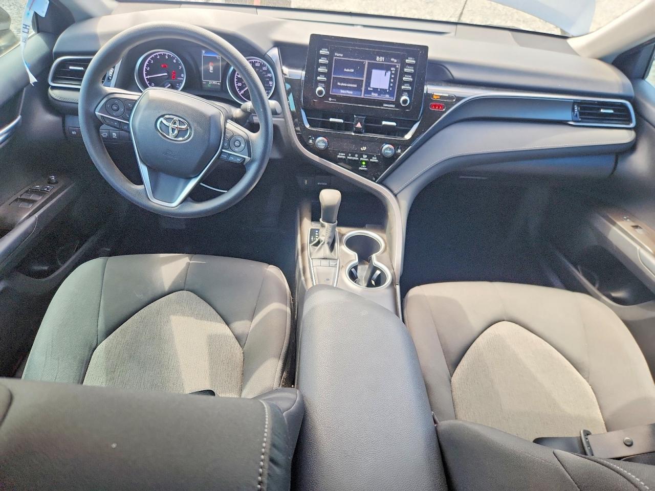 2023 Toyota Camry Le - zdjęcie 8