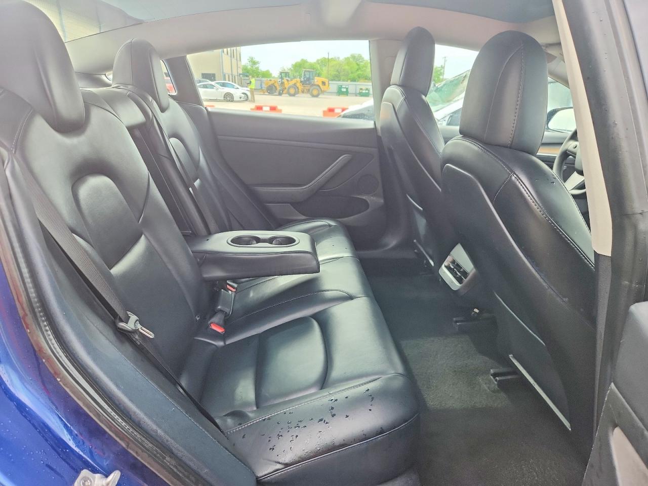 2022 Tesla Model 3 - zdjęcie 10