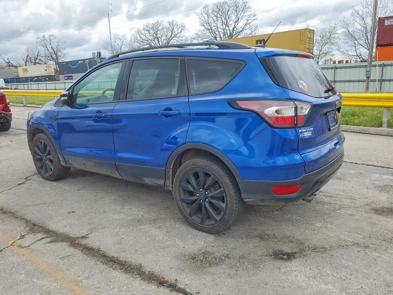 2017 Ford Escape Titanium - zdjęcie 2
