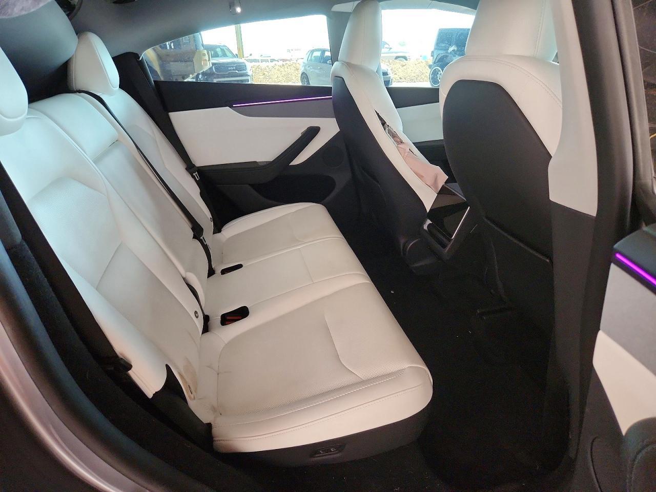 2026 Tesla Model Y - zdjęcie 11