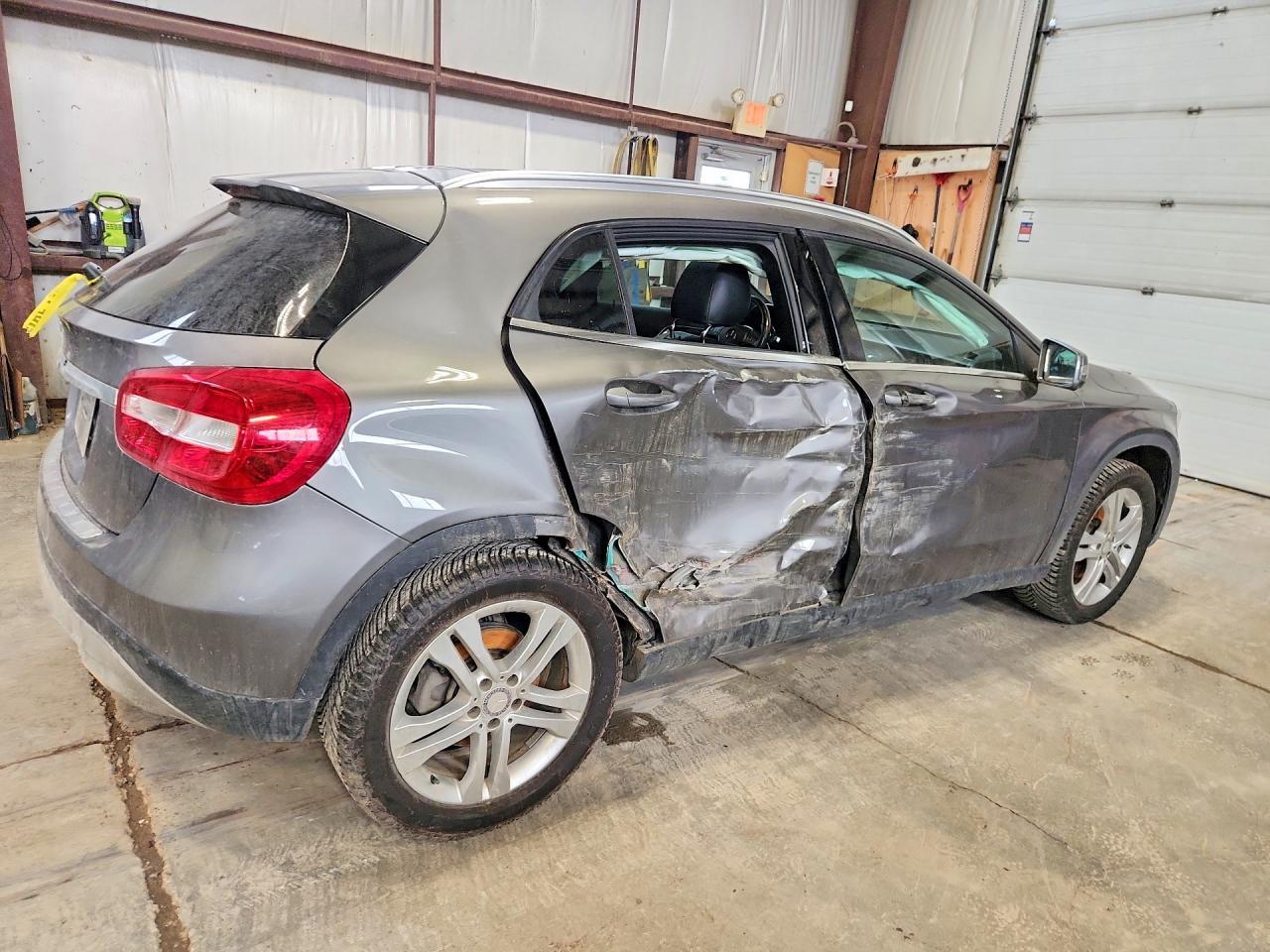 2015 Mercedes-Benz Truck Gla250 4Dr Awd - zdjęcie 3