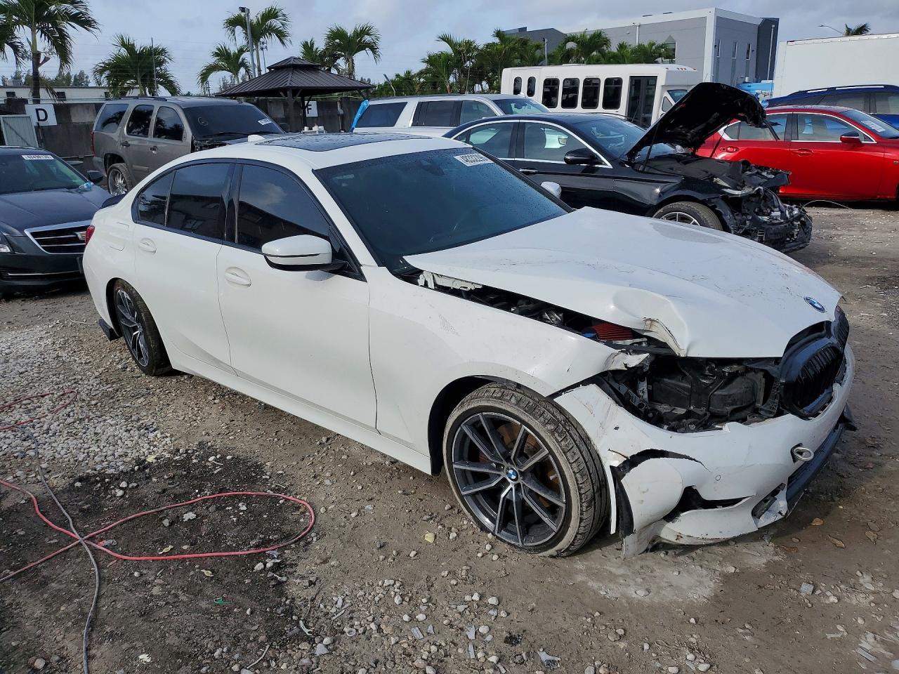2020 BMW 330I - zdjęcie 4