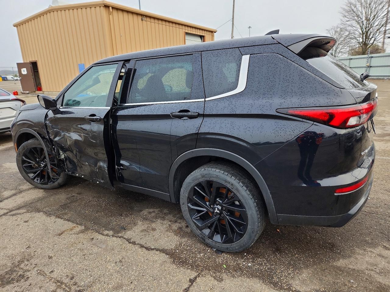 2023 Mitsubishi Outlander Se - zdjęcie 2