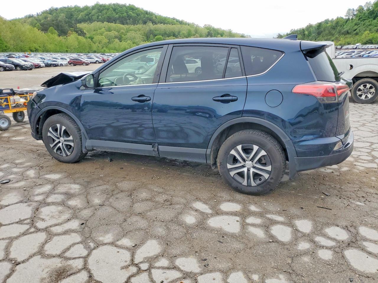 2018 Toyota Rav4 Le - zdjęcie 2