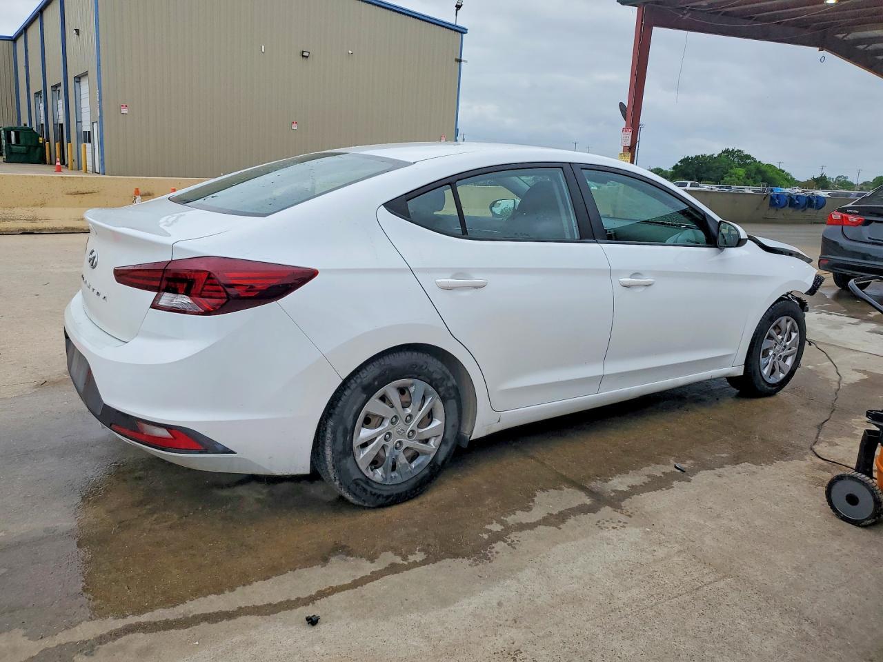 2020 Hyundai Elantra Se - zdjęcie 3