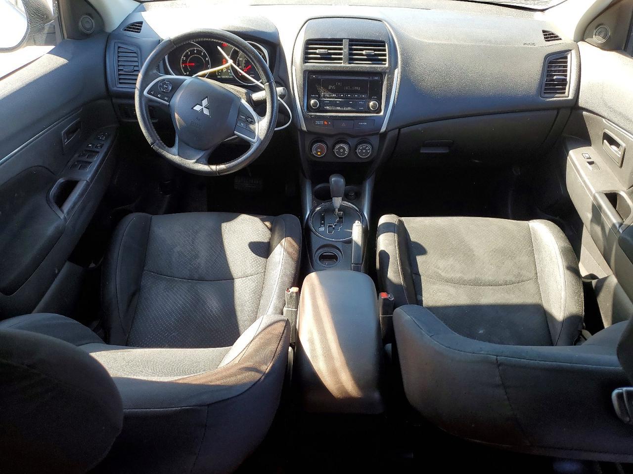 2014 Mitsubishi Outlander Sport Es - zdjęcie 8