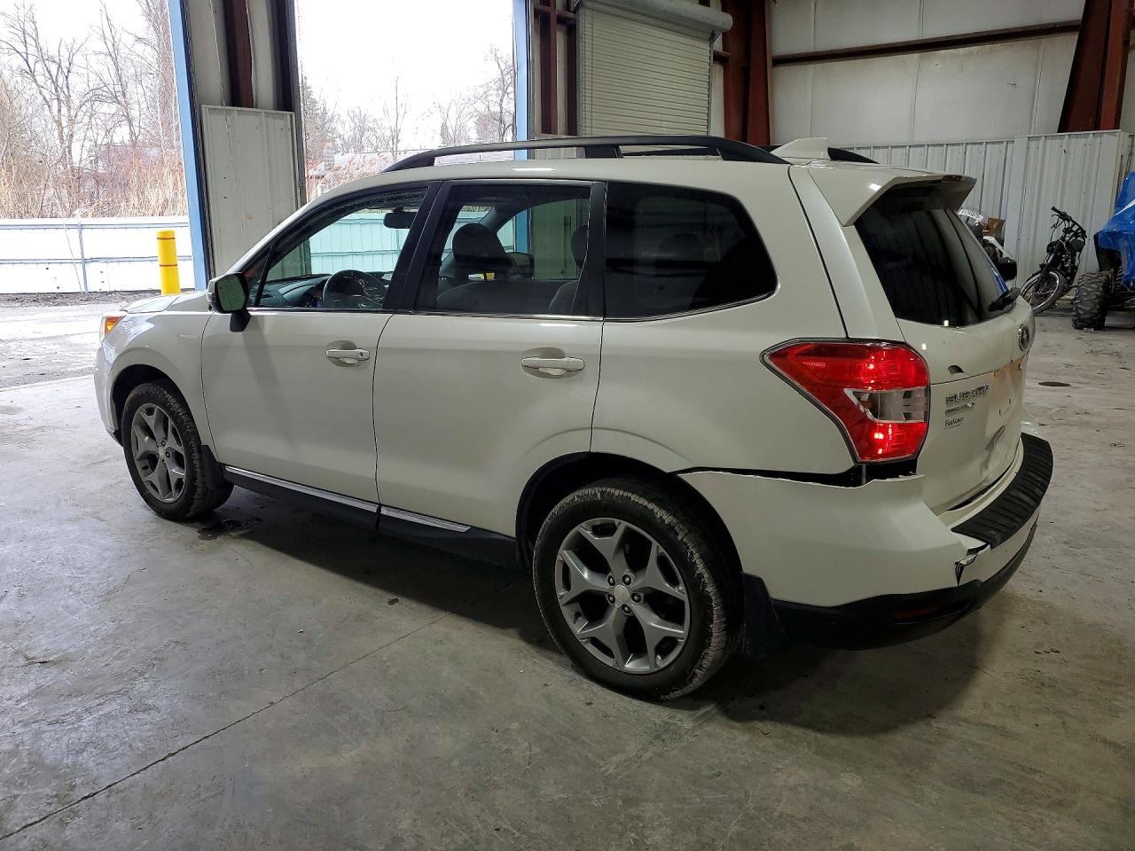 2016 Subaru Forester 2.5I Touring - zdjęcie 2