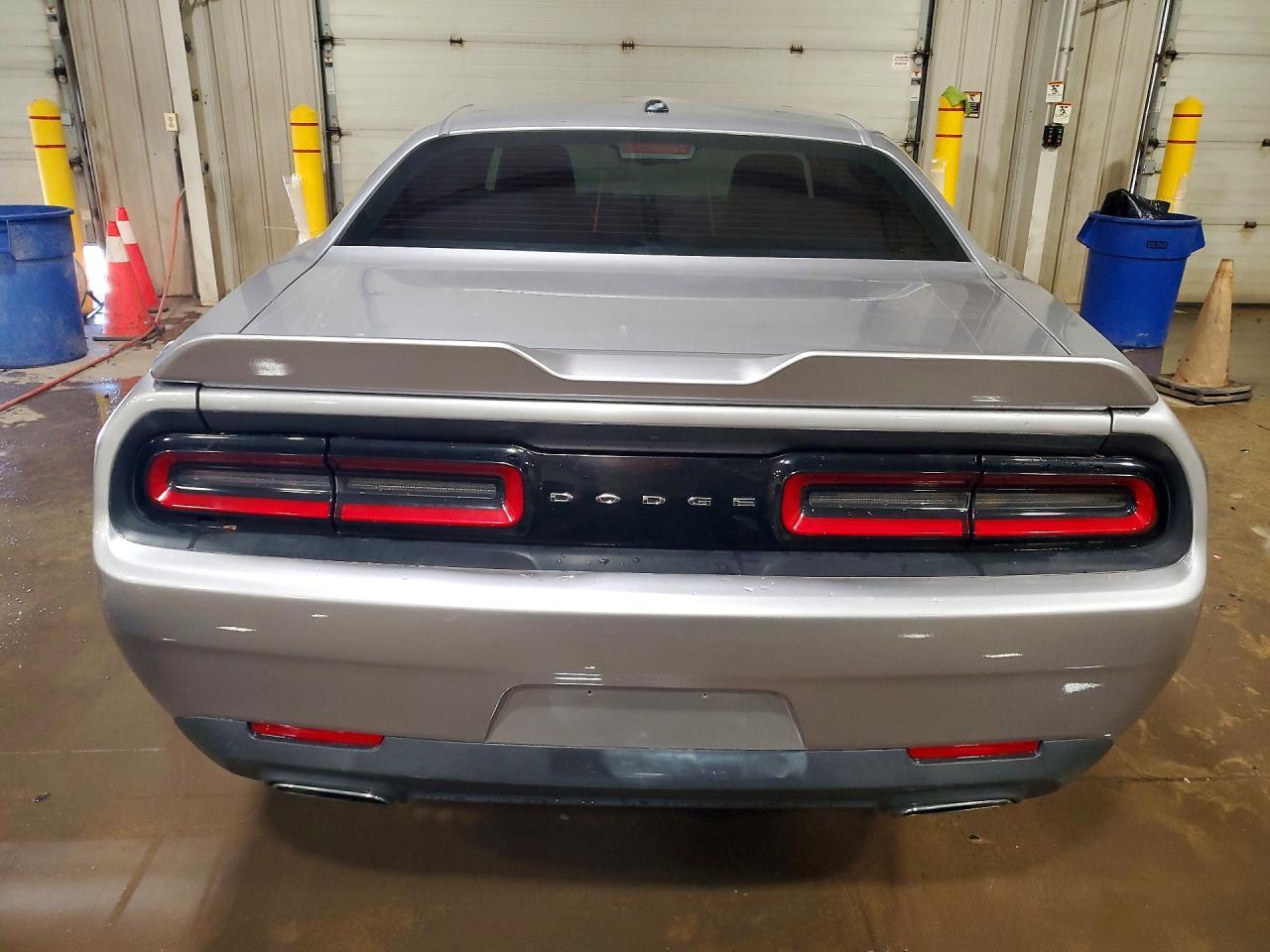 2016 Dodge Challenger Sxt - zdjęcie 6