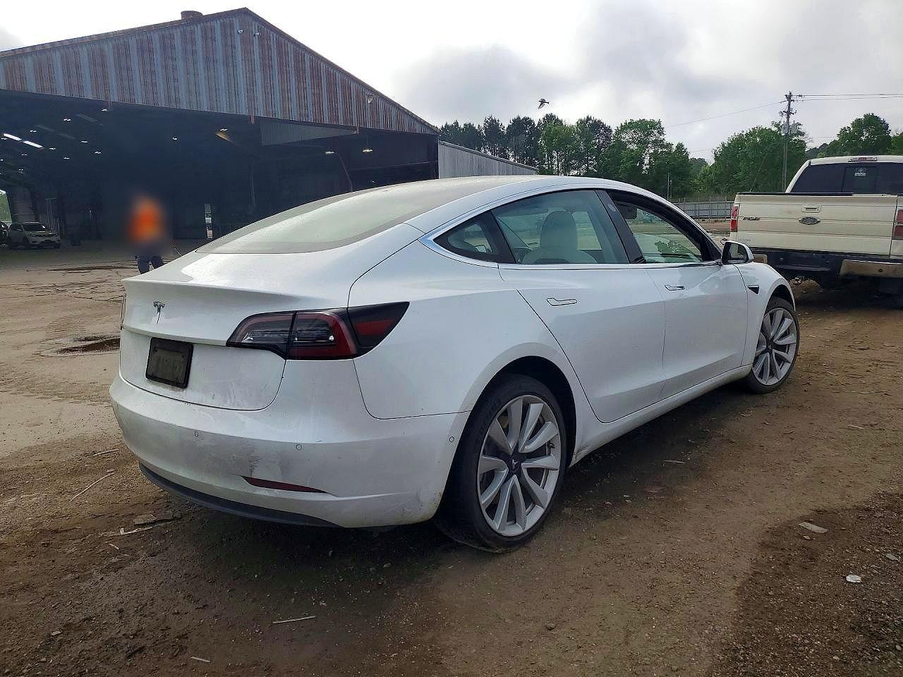 2020 Tesla Model 3 - zdjęcie 3