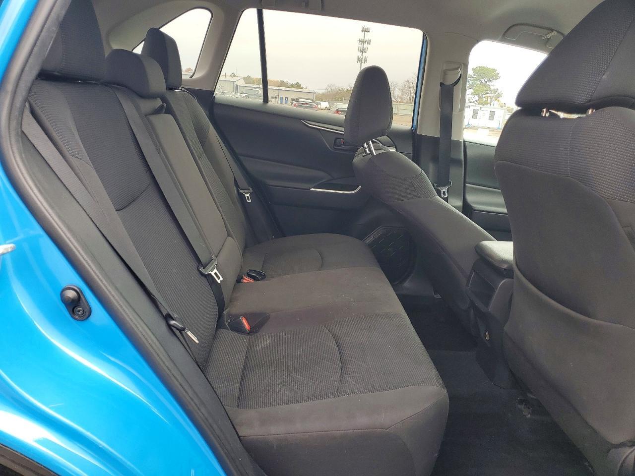 2020 Toyota Rav4 Le - zdjęcie 11