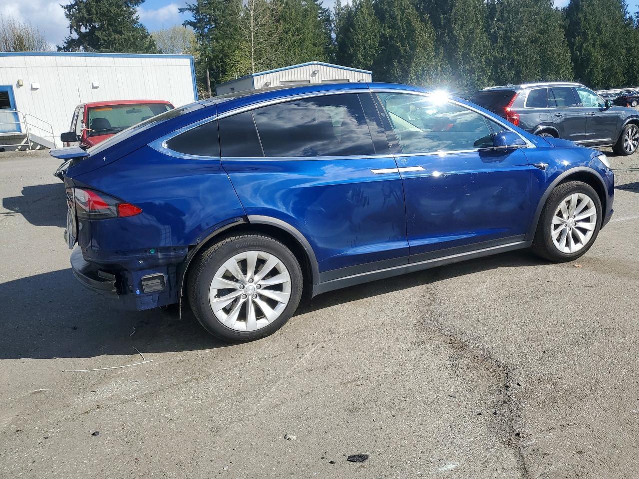 2017 Tesla Model X - zdjęcie 3