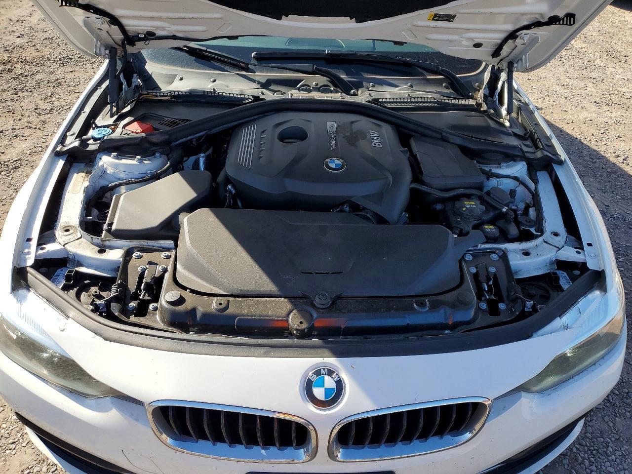 2017 BMW 330 I - zdjęcie 11