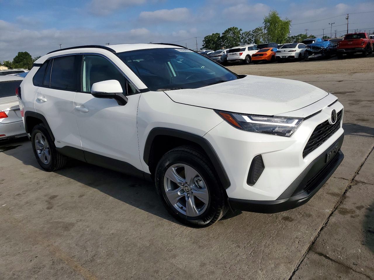 2025 Toyota Rav4 Hybrid Le - zdjęcie 4