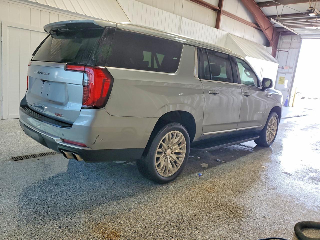 2025 GMC Yukon Xl Denali - zdjęcie 3