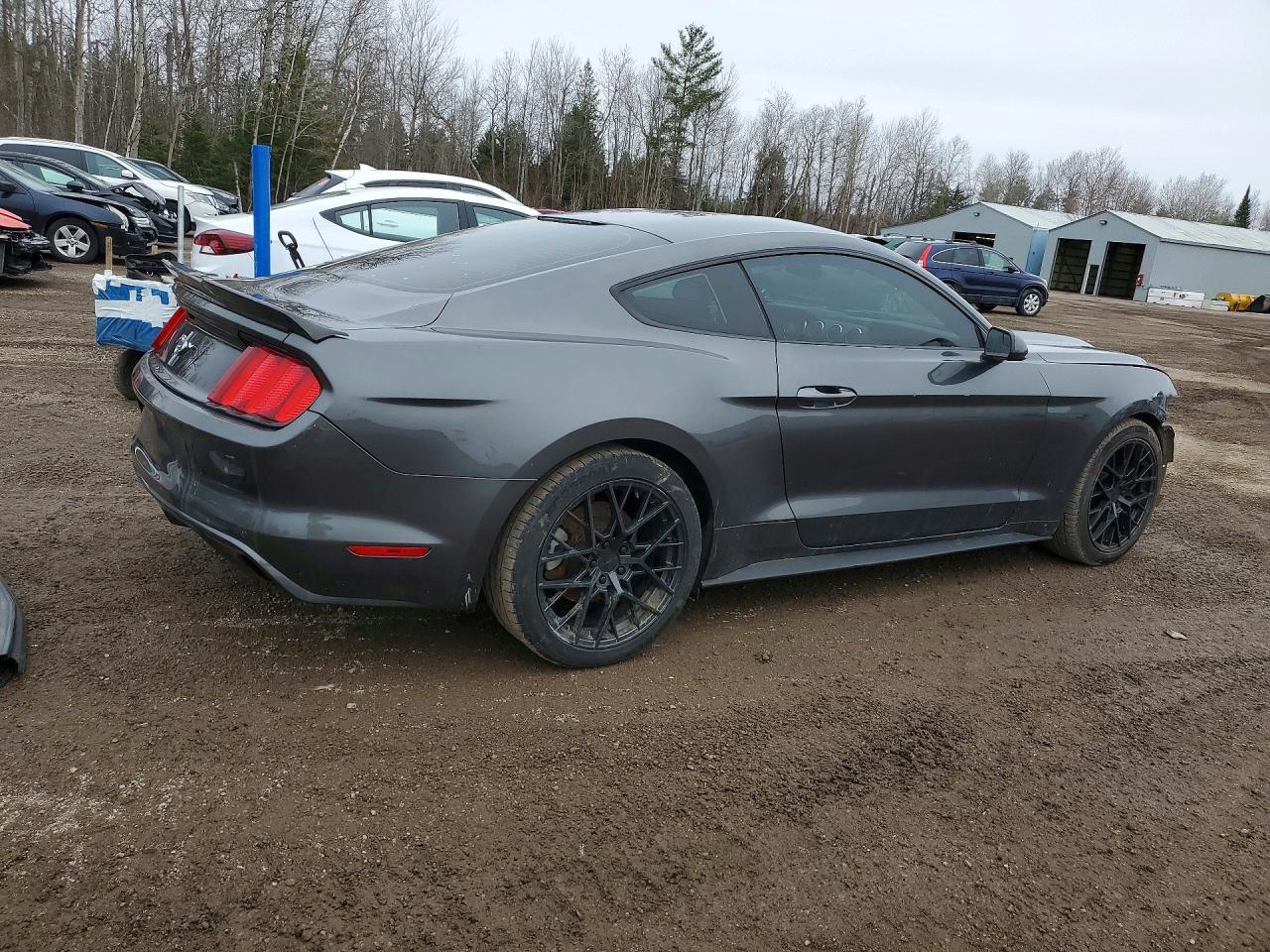 2017 Ford Mustang - zdjęcie 3
