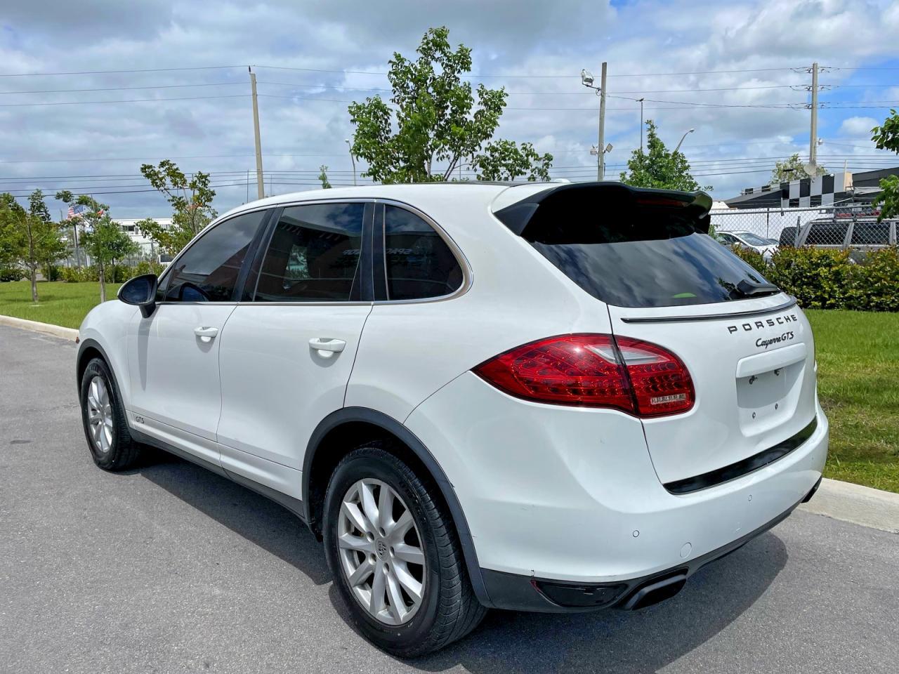 2014 Porsche Cayenne - zdjęcie 3