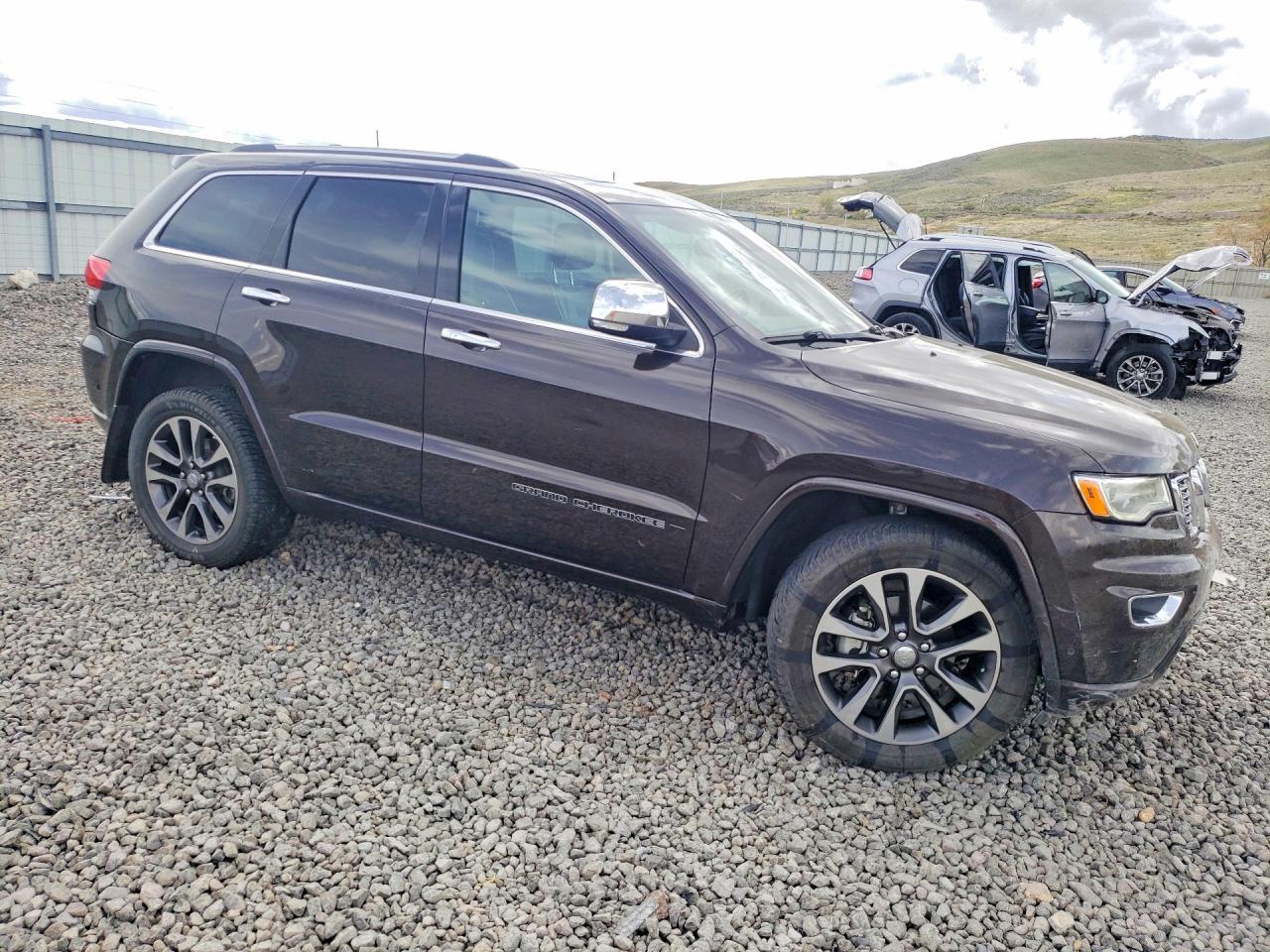 2017 Jeep Grand Cherokee Overland - zdjęcie 4