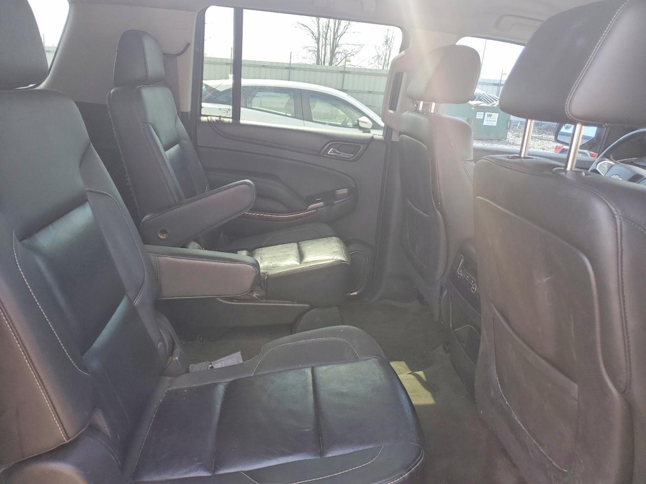 2015 Chevrolet Suburban K1500 Lt - zdjęcie 11