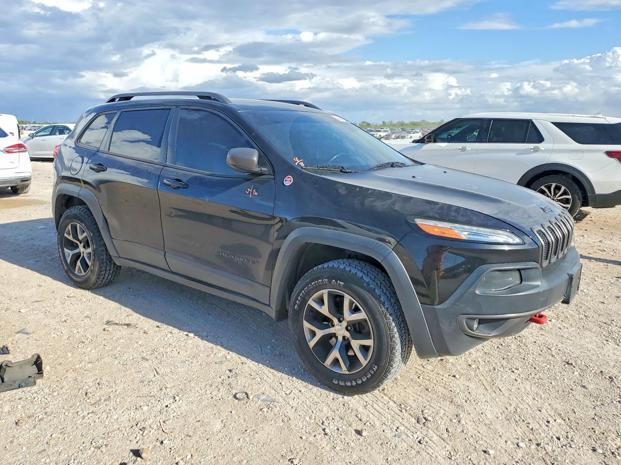 2014 Jeep Cherokee Trailhawk - zdjęcie 4