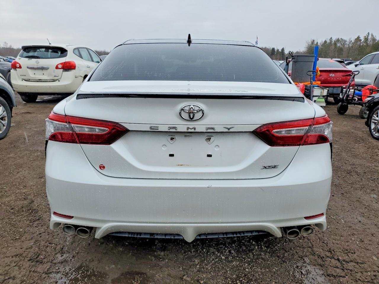 2020 Toyota Camry Xse - zdjęcie 6