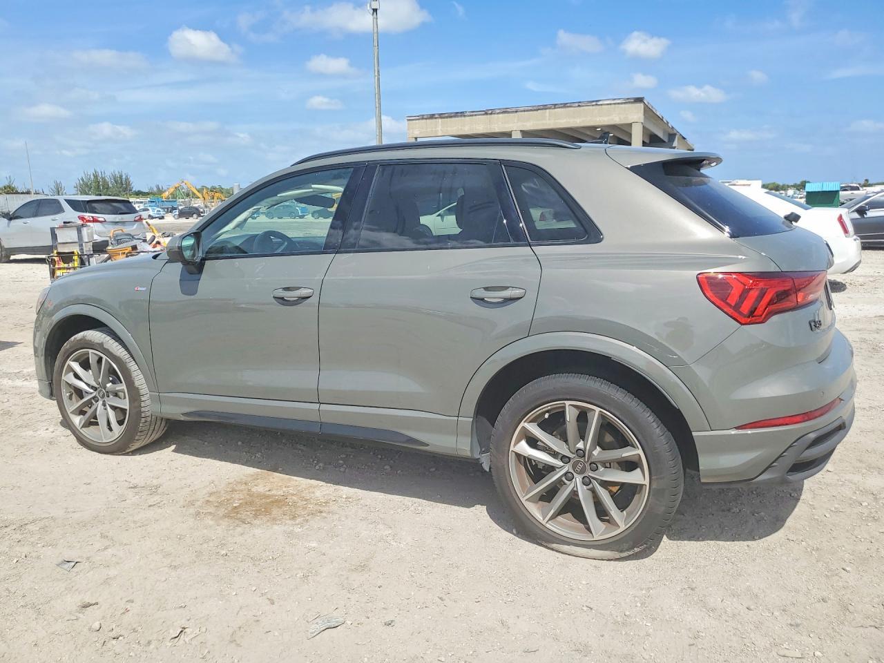 2025 Audi Q3 Premium S Line 45 - zdjęcie 2
