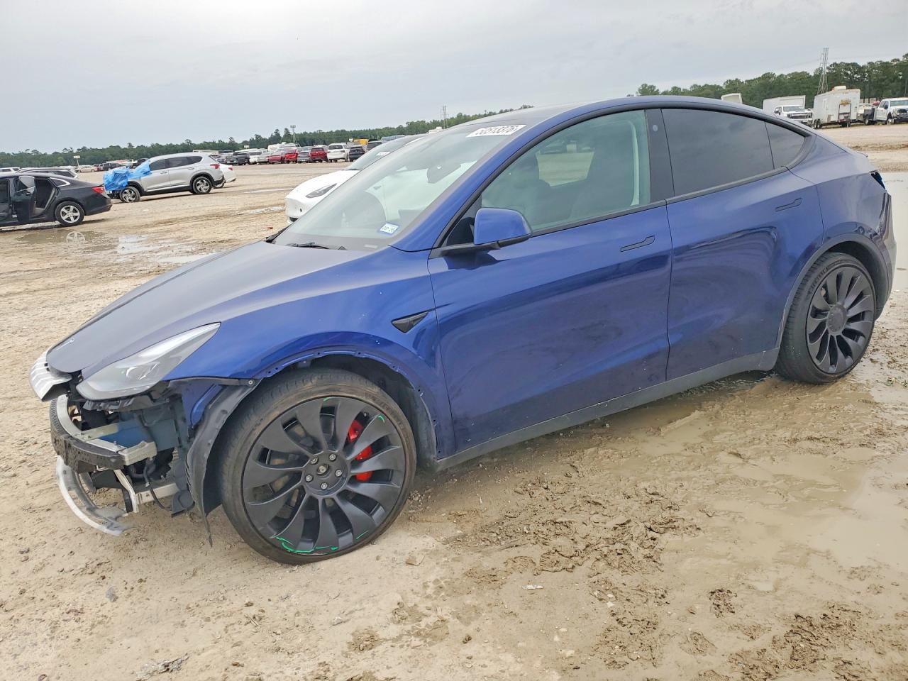 2022 Tesla Model Y - zdjęcie główne