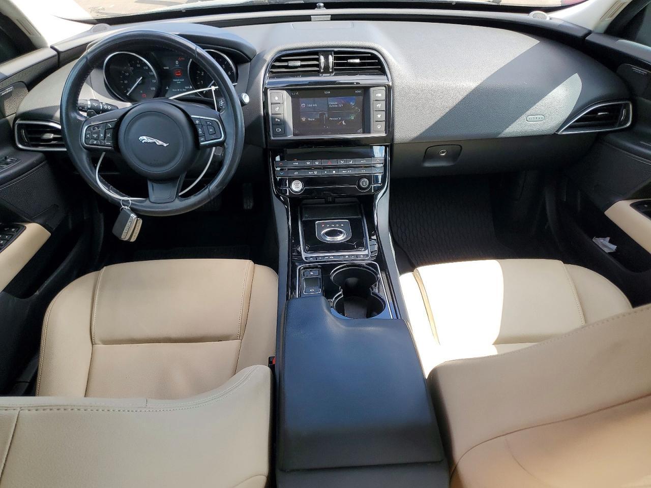 2017 Jaguar F-Pace Premium - zdjęcie 8
